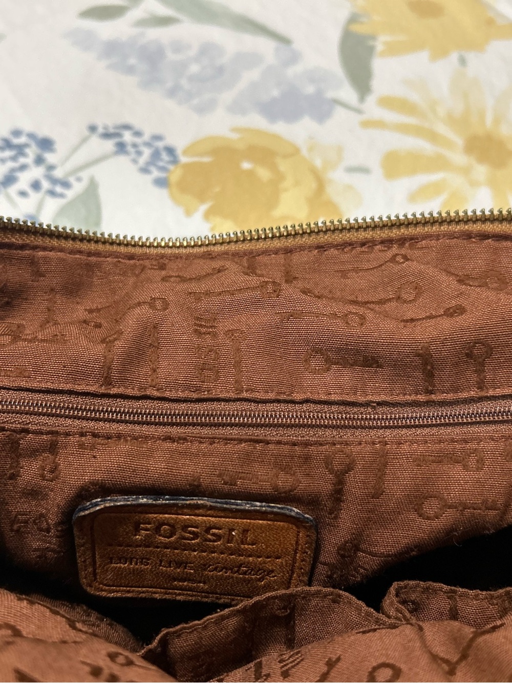 Fossil Leather Shoulder Bag in Warm Tan - Picture 4 of 9